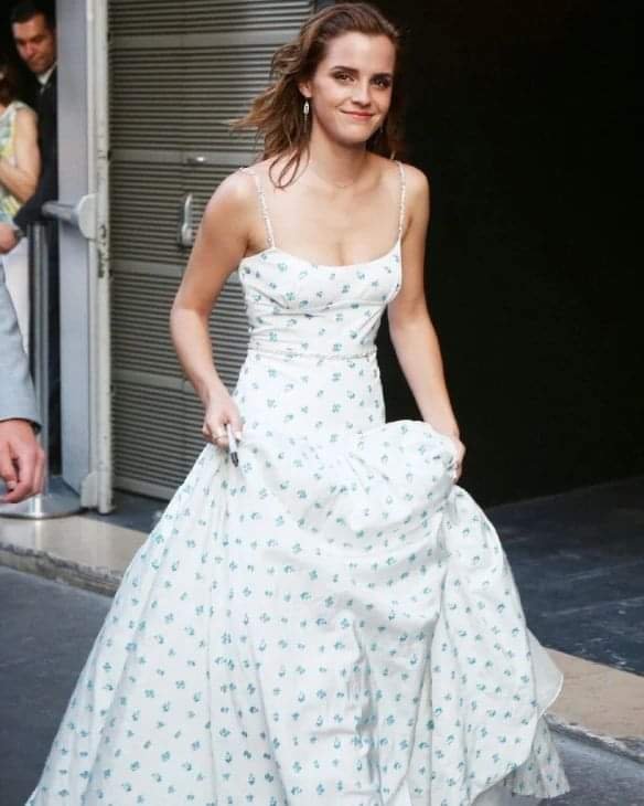 kegU5wDZ Emma Watson 02.jpg